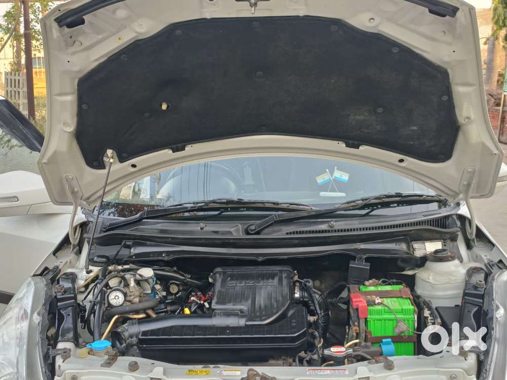 Maruti Suzuki Swift Dzire 1.2 Vxi Bsiv, 2014, Cng & Hybrids