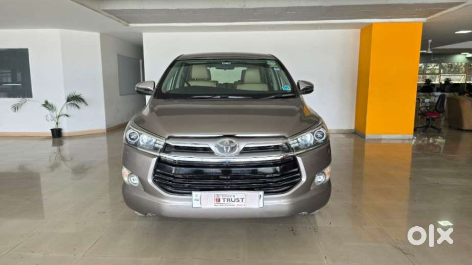 Toyota Innova Crysta 2.4 G Mt, 2022, Diesel