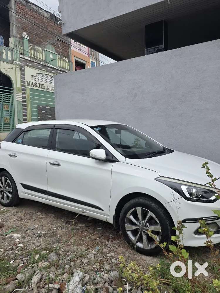 Hyundai New I20 2017  Less Used All Showroom Mantanance 0 Repaires