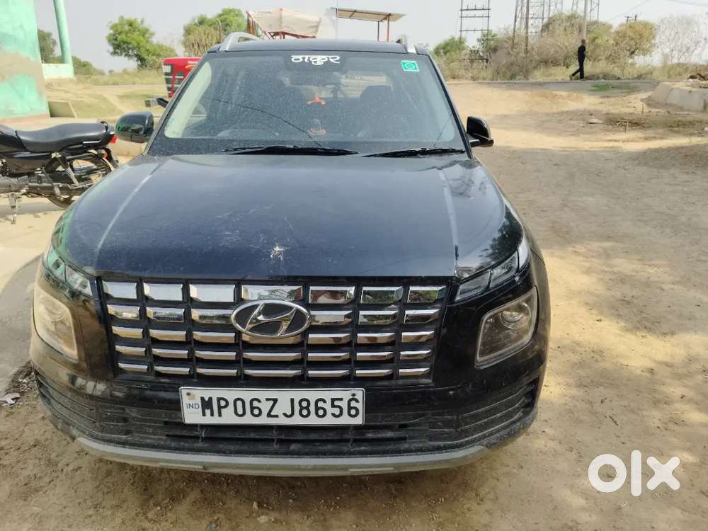 Hyundai New Venue 2025 Petrol 31000 Km Driven