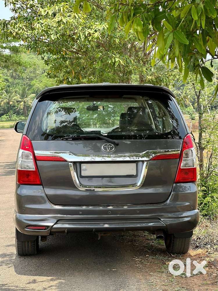 Toyota Innova 2011