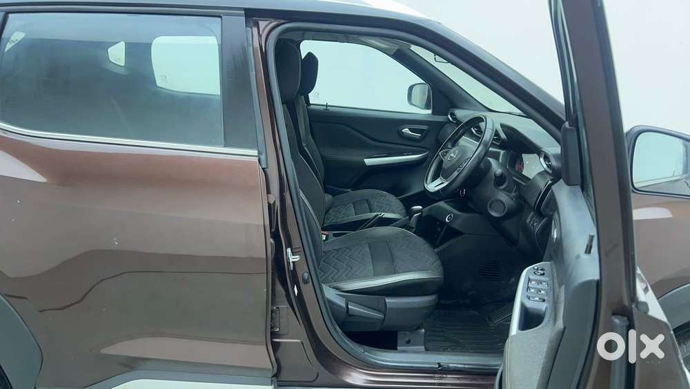 Nissan Magnite 1.0 Xv Premium Turbo Cvt, 2021, Petrol