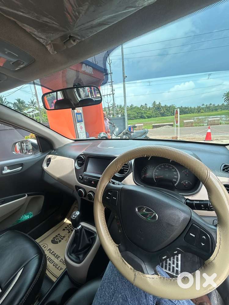 Hyundai Grand I10 Sportz 2017 Petrol Well Maintained