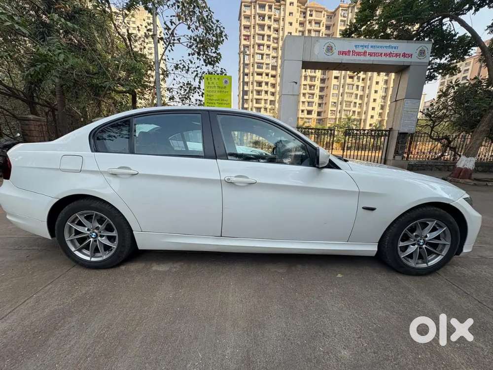 Bmw 320i 2010  White Beast