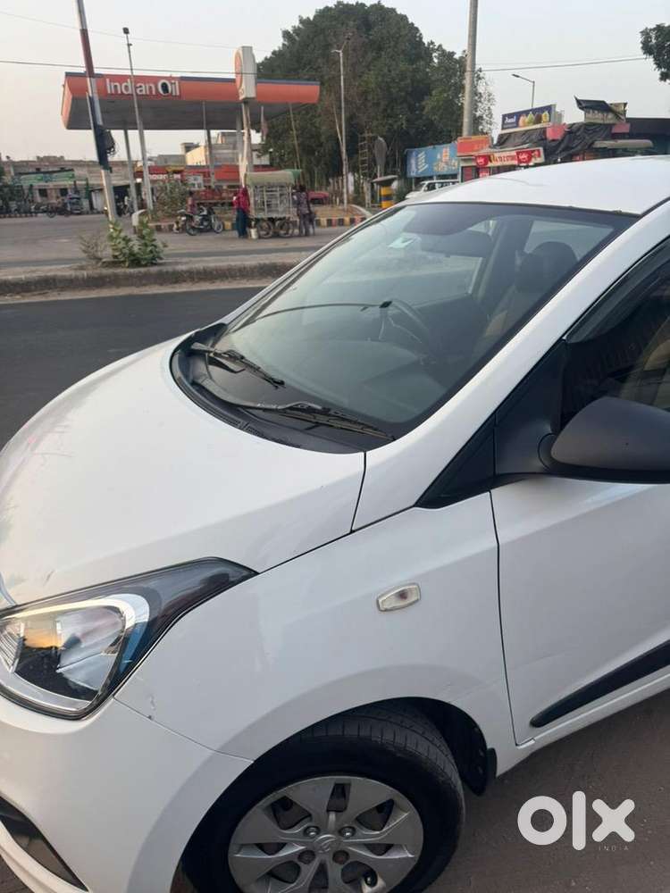 Hyundai Xcent 2015 Cng & Hybrids 128000 Km Driven