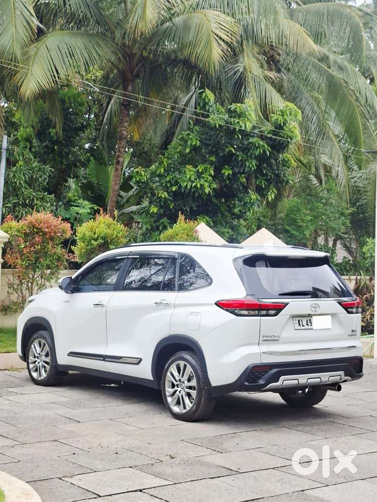 Toyota Innova Hycross 2.0 Zx (o) Hybrid 7 Str, 2023, Petrol