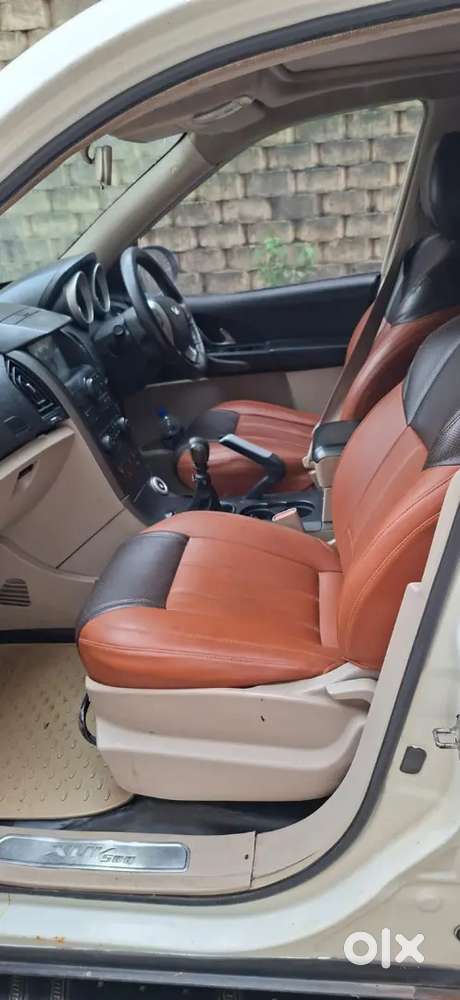 Mahindra Xuv500 W10 2015