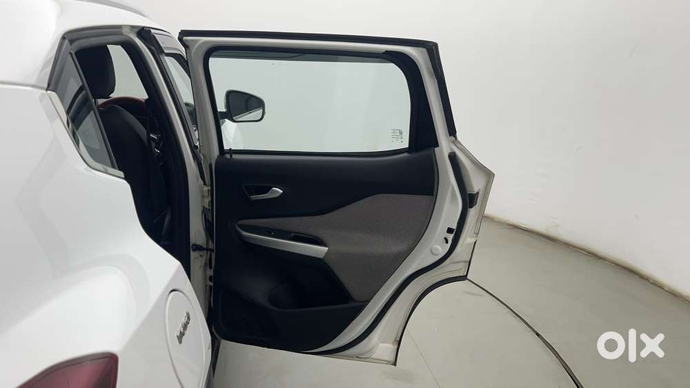 Nissan Magnite 1.0 Xv, 2021, Petrol