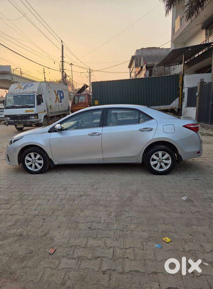 Toyota Corolla Altis 1.8 Sport, 2015, Petrol