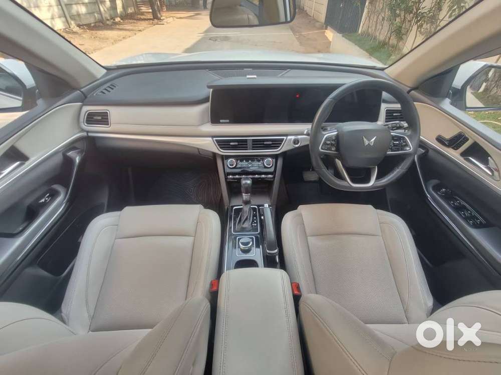 Mahindra Xuv700 2.2 Ax 7 Diesel At Str, 2022, Diesel