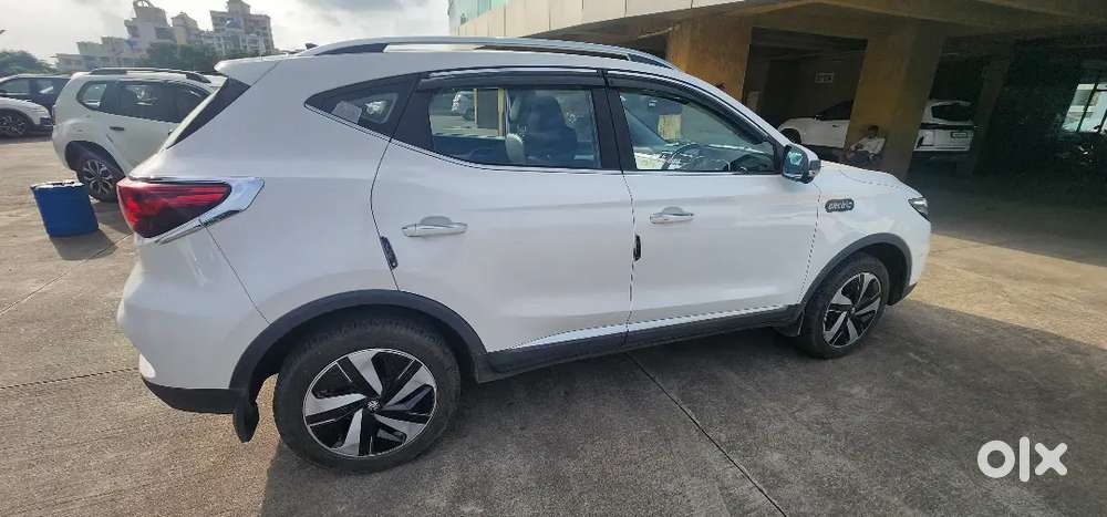 Mg Zs Ev Exclusive Plus Ivory Electric In Excellent Condition