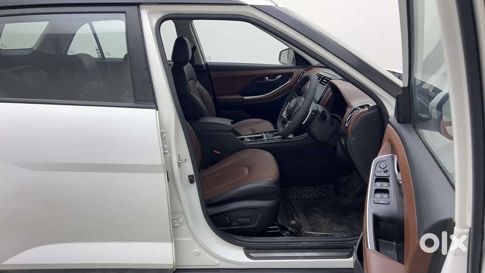 Hyundai Alcazar Signature (o) 6 Str 1.5 Petrol Dct, 2023, Petrol