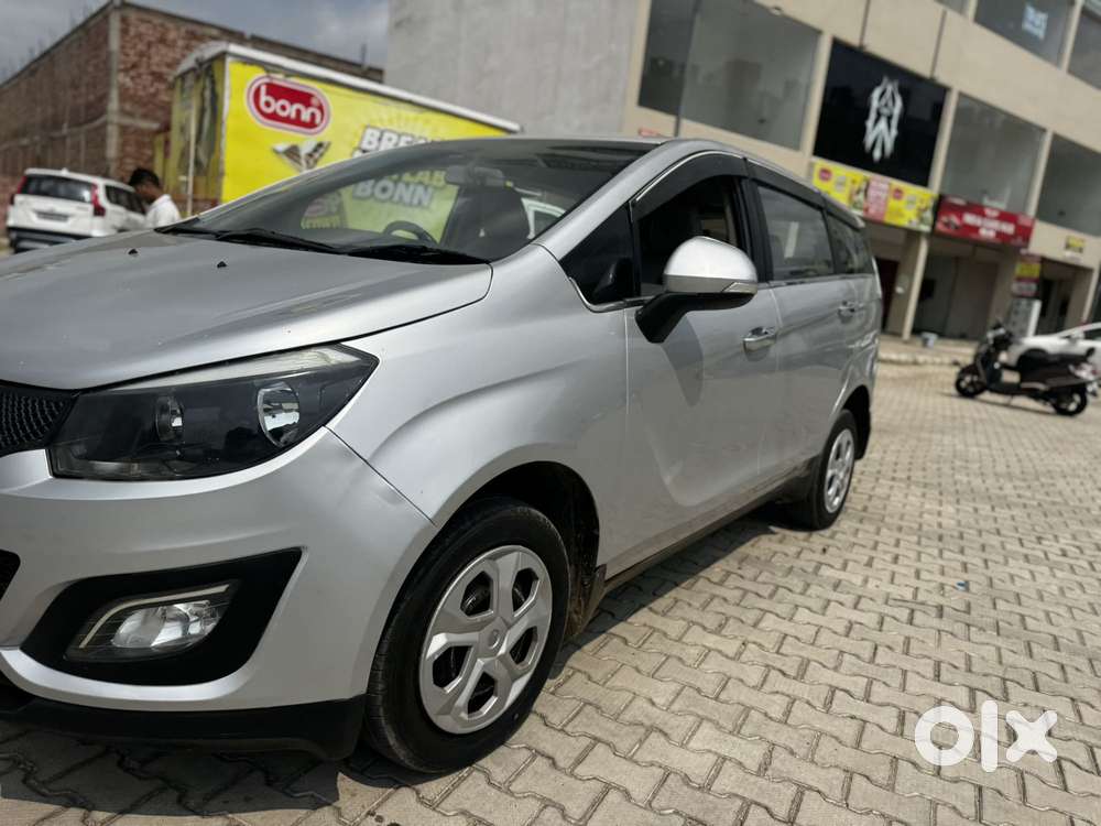 Mahindra Marazzo M4, 2018, Diesel