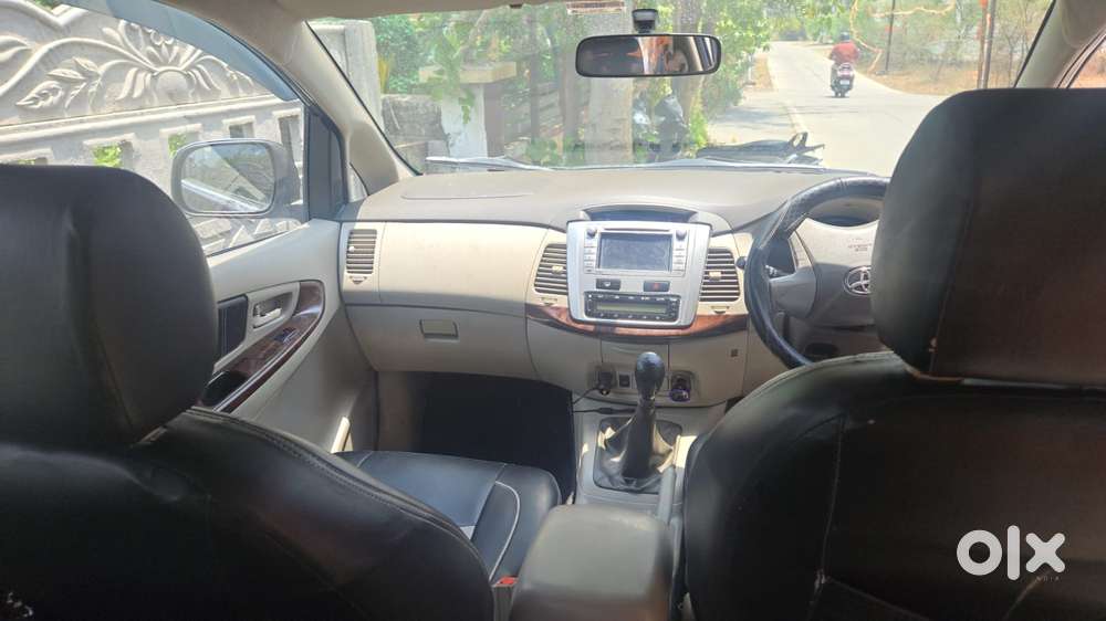 Toyota Innova 2.5 V 8 Str, 2013, Diesel