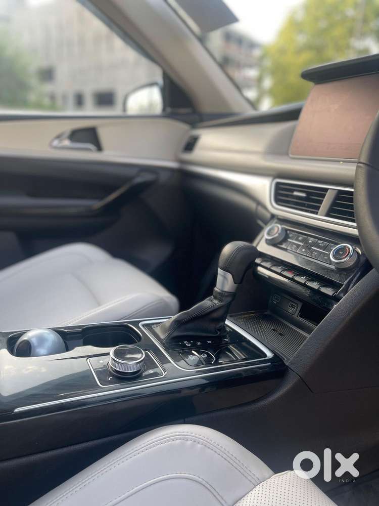 Mahindra Xuv700 2.2 Ax 7 Diesel At Luxury Pack Str, 2023, Diesel