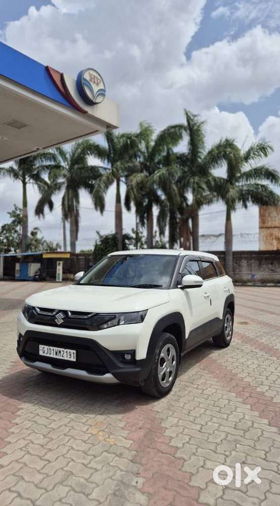 Maruti Suzuki Brezza 1.5 Lxi Smart Hybrid, 2023, Petrol