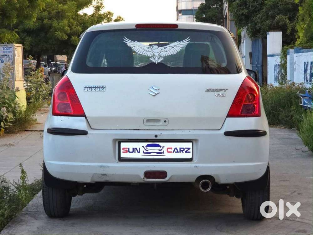 Maruti Suzuki Swift Vxi + Manual, 2005, Petrol
