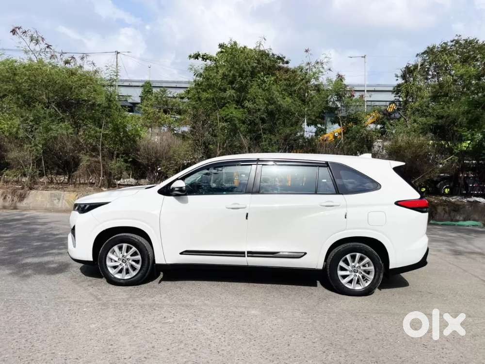 Toyota Innova Hycross 2.0 Gx 8 Str, 2024, Petrol