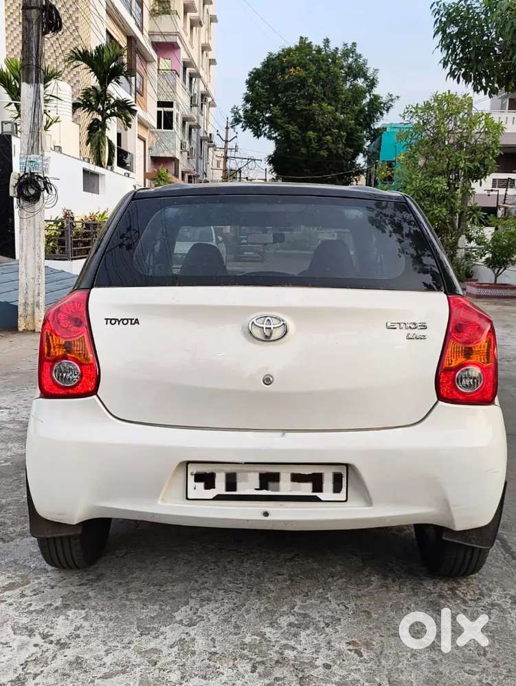 Toyota Etios Liva 2011
