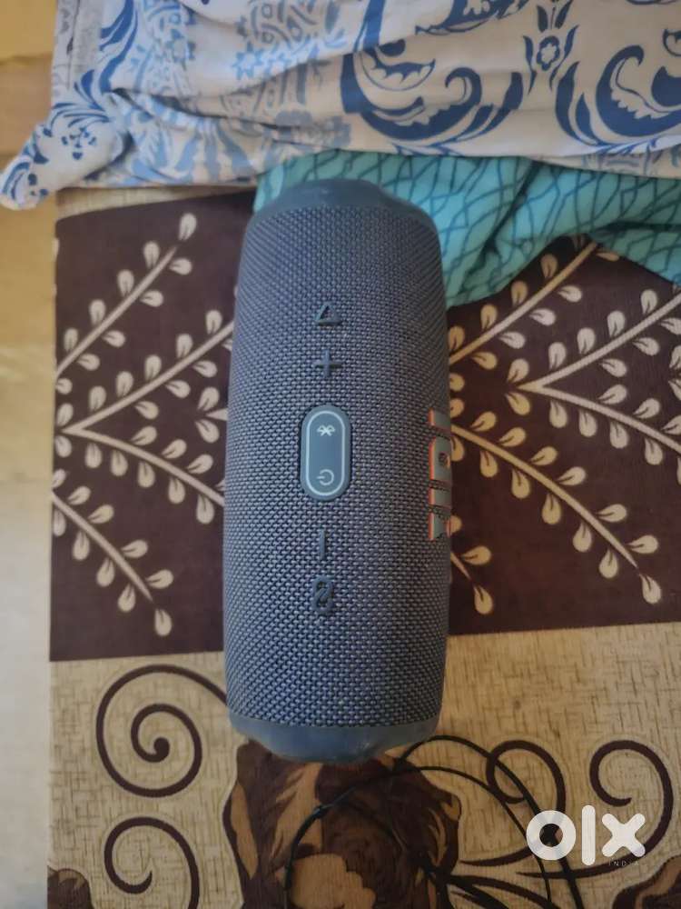 JBL charge5