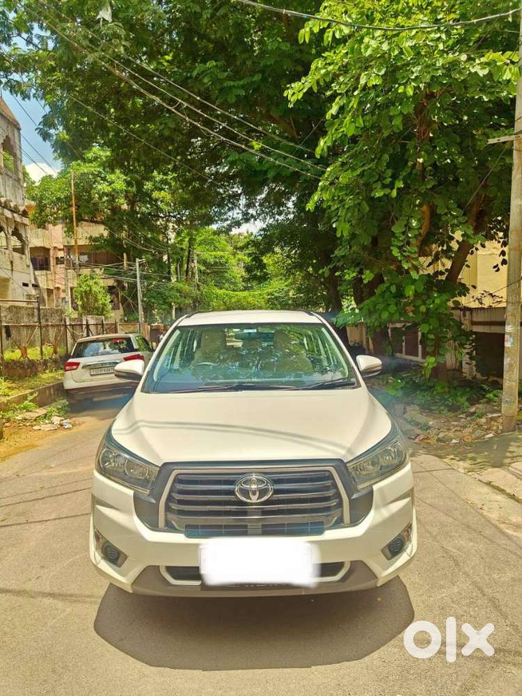 Toyota Innova Crysta 2.4 G Mt 8s, 2024, Diesel