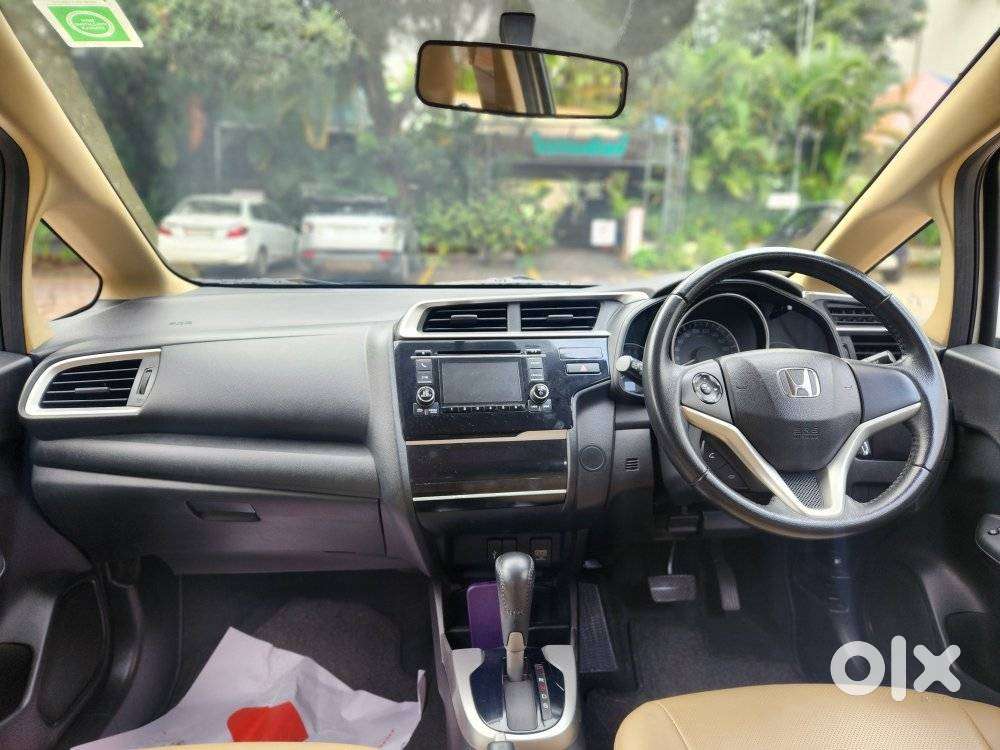 Honda Jazz V Automatic, 2016, Petrol