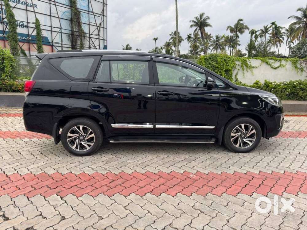 Toyota Innova Crysta [2020-ongoing] 2.4 Gx At 7 Str, 2022, Diesel