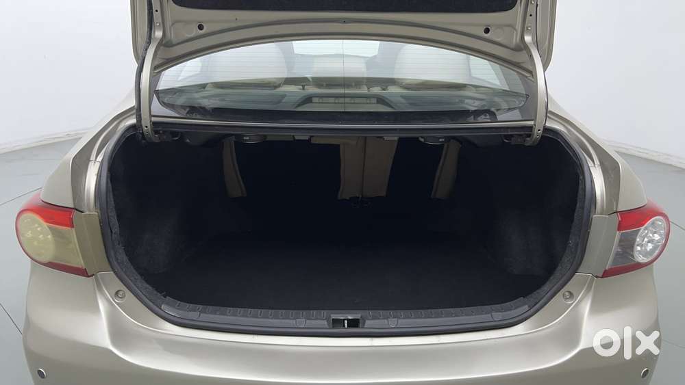 Toyota Corolla Altis G At, 2013, Petrol