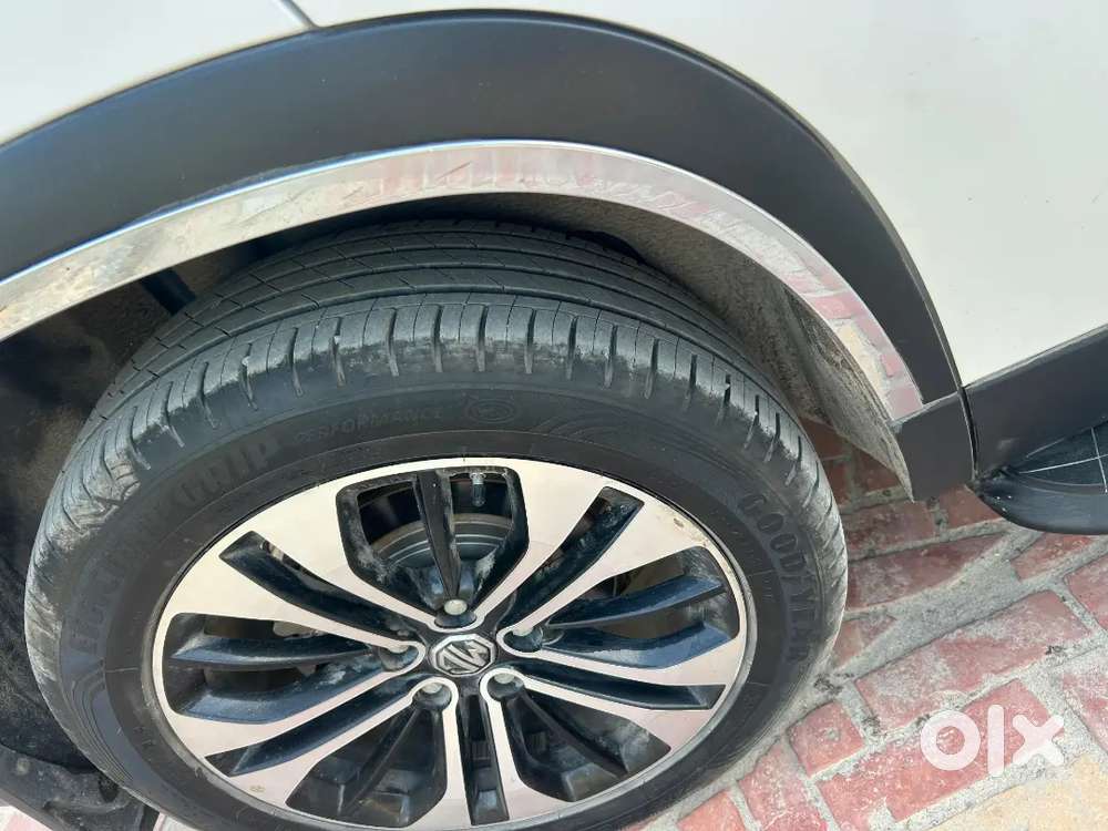 Mg Hector Plus Sharp Diesel Mt Turbo 7 Seater