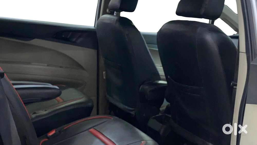Mahindra Marazzo M2, 2018, Diesel