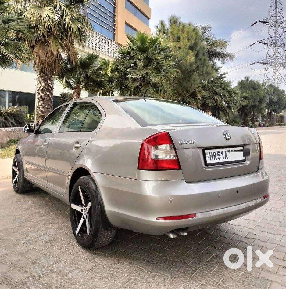 Skoda Laura Ambition 2.0 Tdi Cr Mt, 2013, Diesel