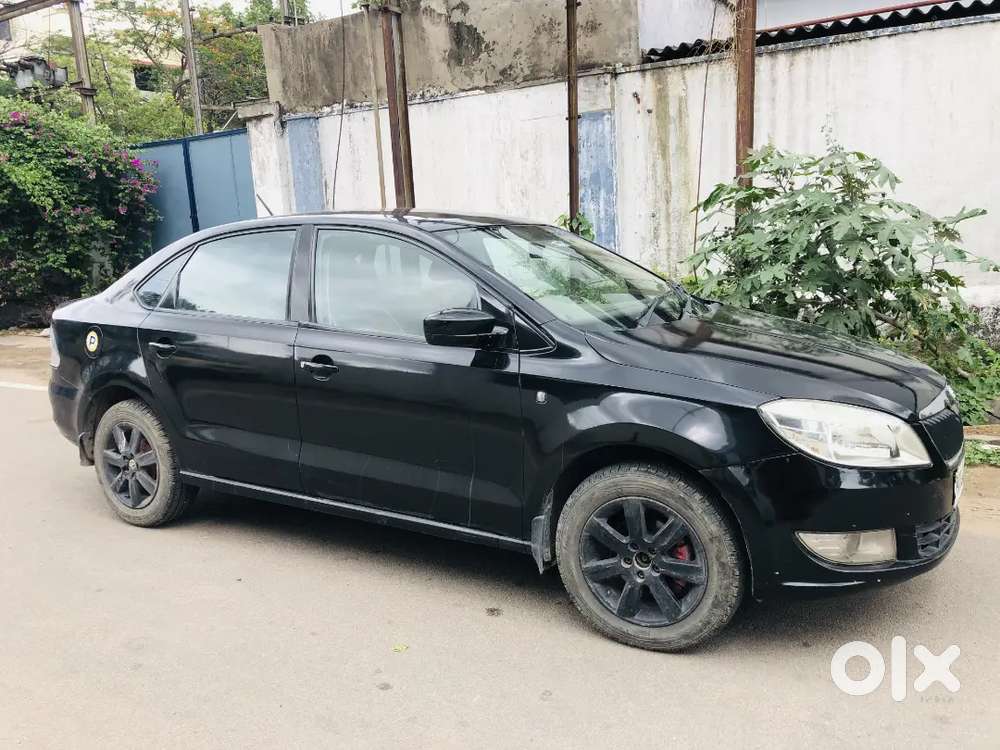 Skoda Rapid 2013 Petrol 80000 Km Driven