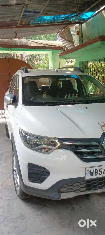Showroom Condition Renault Triber 31k Km Accident-free & Scratchles