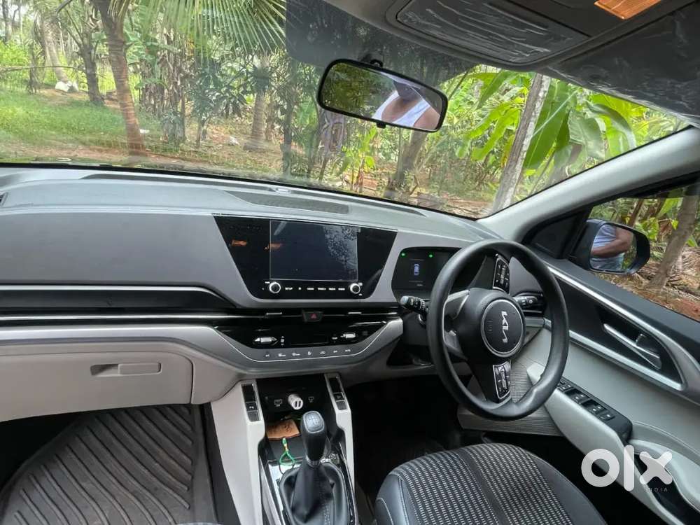 Kia Carens 2022 Petrol Well Maintained