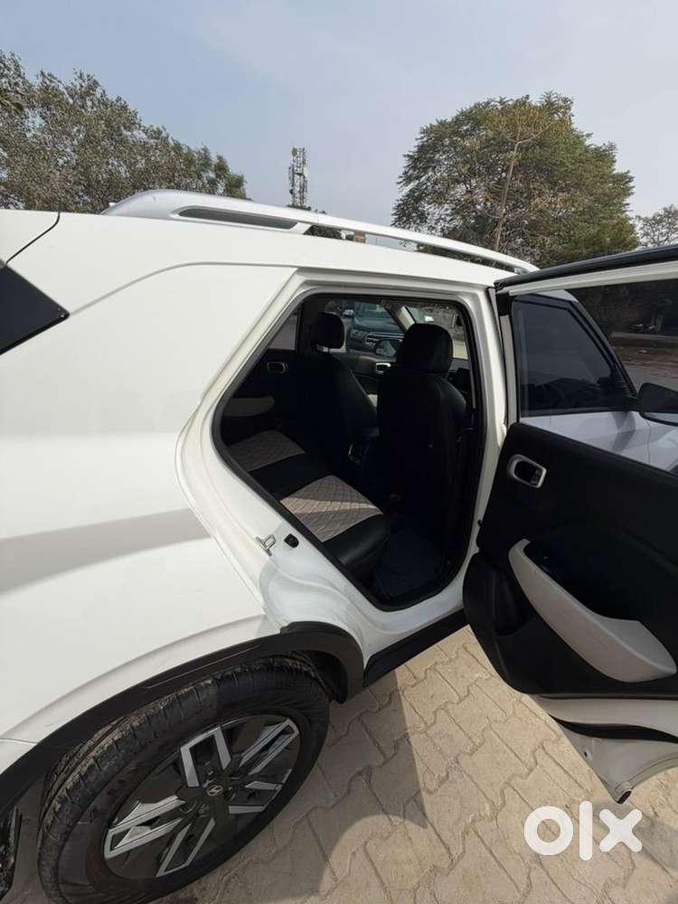 Hyundai Venue 2022 Diesel Well Maintained