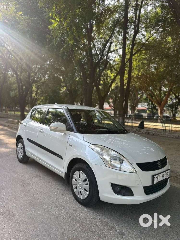 Maruti Suzuki Swift Vxi + Manual, 2013, Petrol