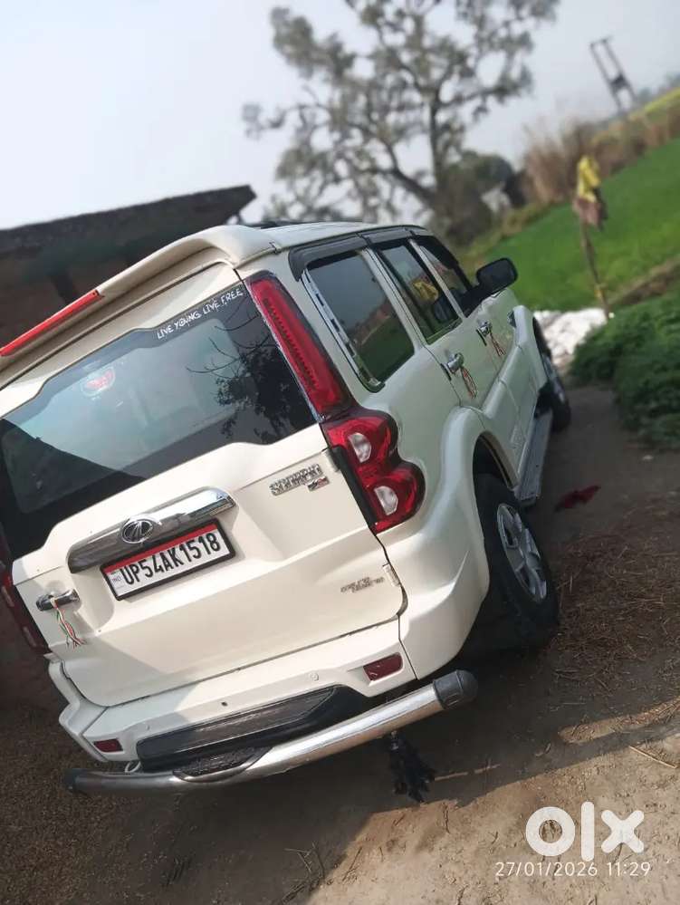 New Lena Hai Usi Liye Sell Kar Raha Hu