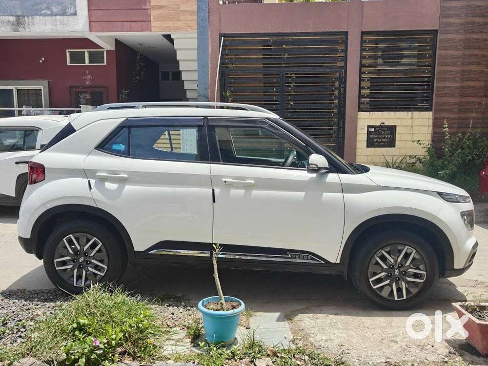 Hyundai Venue Sx Mt, 2022, Diesel