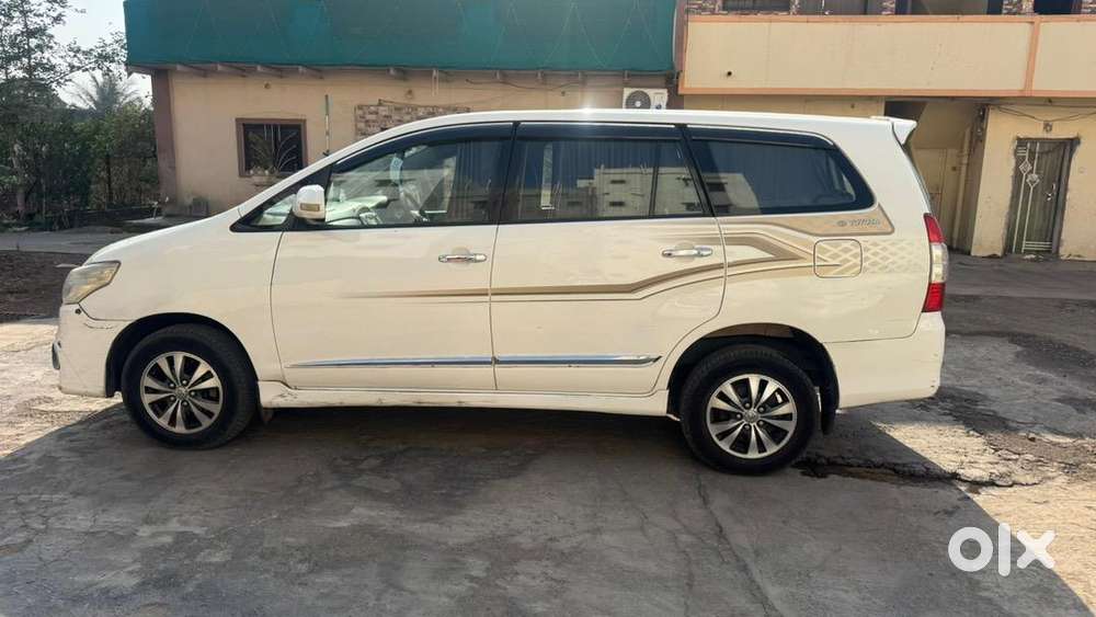 Toyota Innova 2015 Diesel Well Maintained