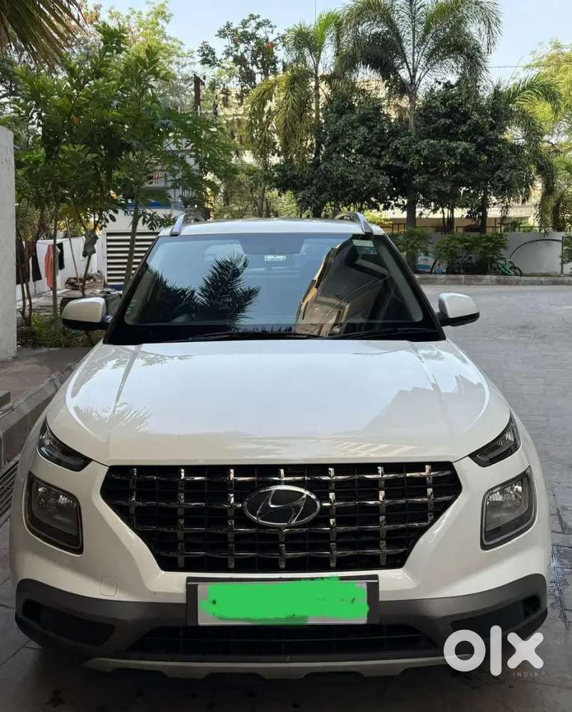 Hyundai Venue 2022 Petrol 20000 Km Driven