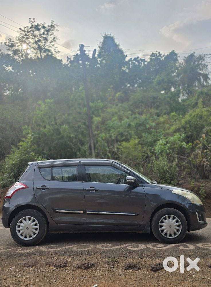 Maruti Suzuki Swift Vxi 1.2 Abs Bs-iv, 2017, Petrol