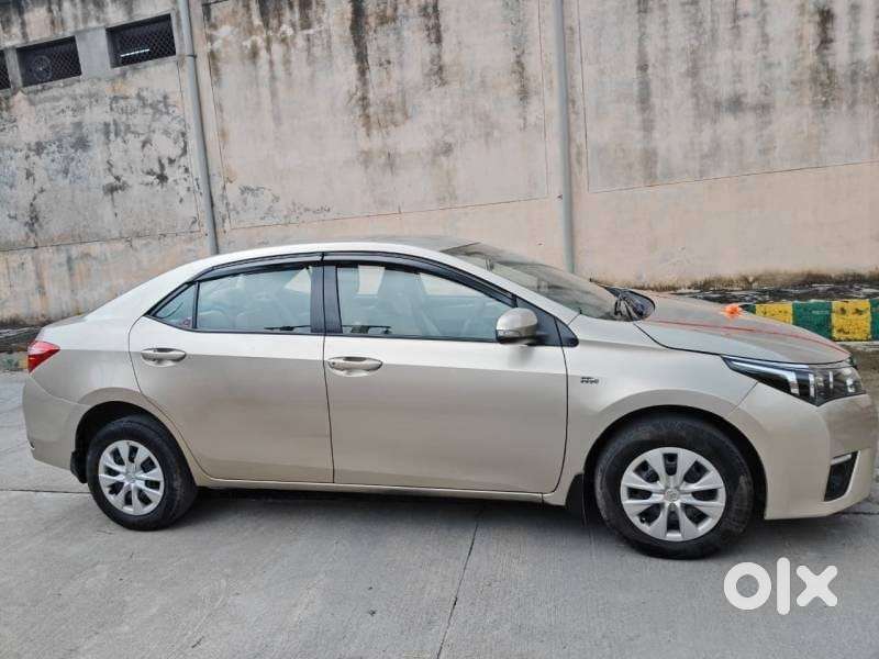 Toyota Corolla Altis 1.8 J, 2016, Petrol