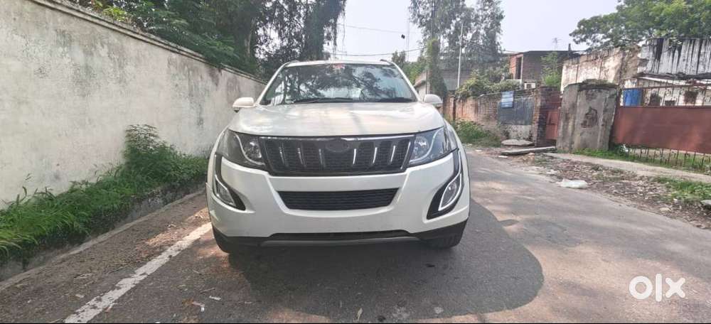 Mahindra Xuv500 W10 2016