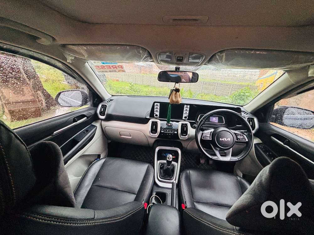 Kia Sonet Petrol Well Maintained