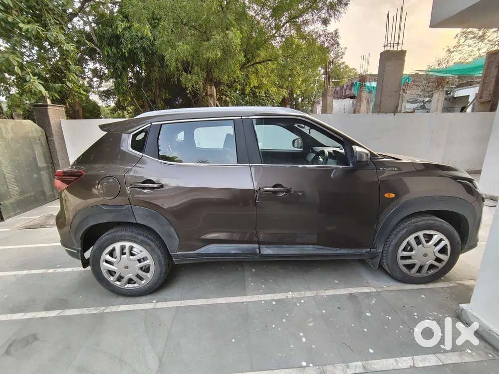 Nissan Magnite 2022 Petrol 27500 Km Driven