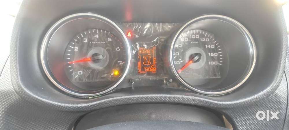 Mahindra Tuv 300 T8, 2016, Diesel