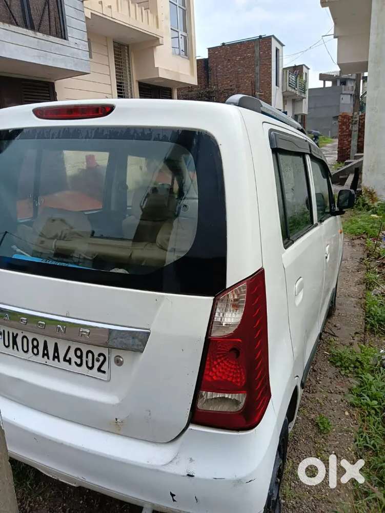 White Color Acchi Gadi Hai