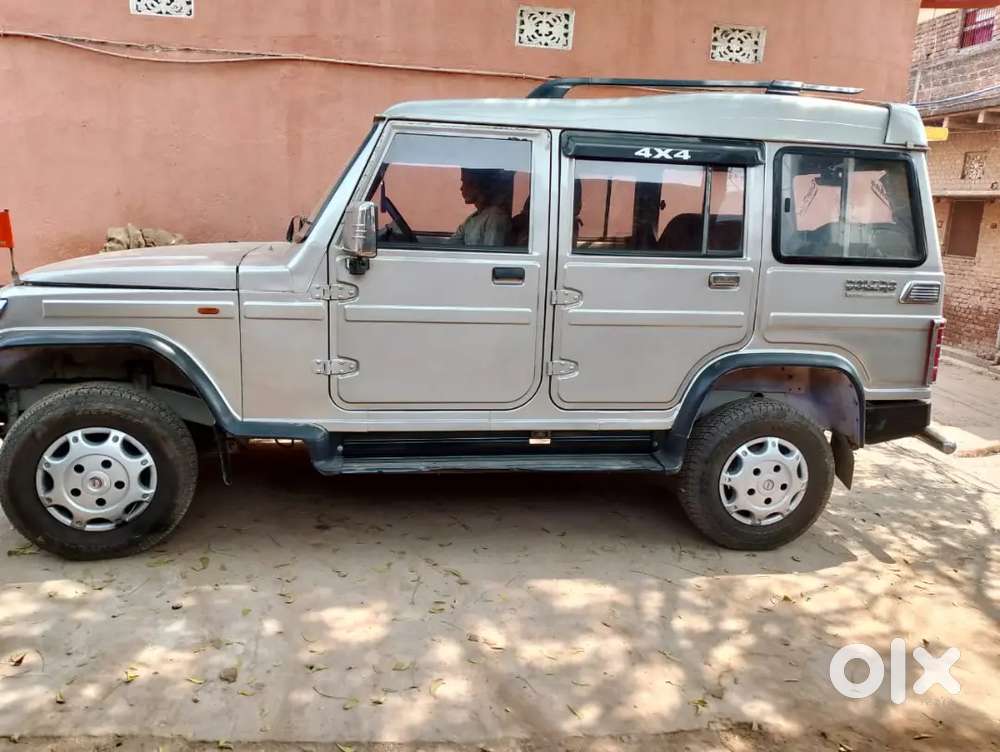 Mahindra Bolero Diesel Automatic 2014 Silver