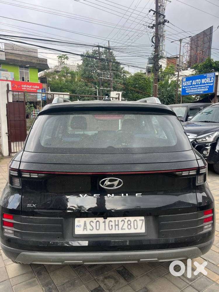 Hyundai Venue Sx (o) Mt 1.0 Turbo Dual Tone, 2025, Petrol
