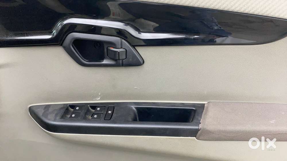 Mahindra Kuv 100 2016-2017 Mfalcon G80 K8 5str, 2016, Petrol
